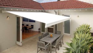 Choosing a retractable awning - Roll awning