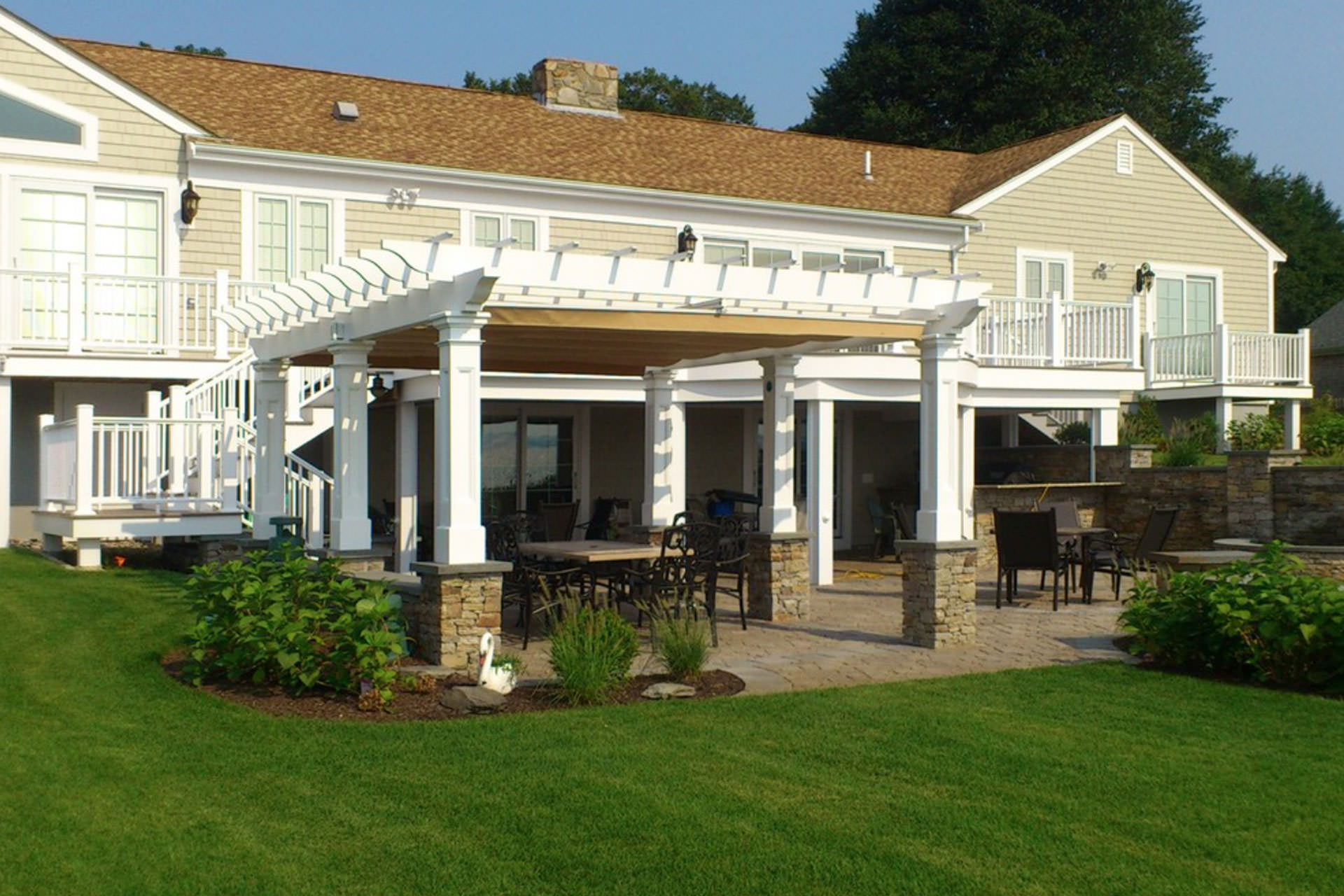 Choosing a Retractable Awning: ShadeFX