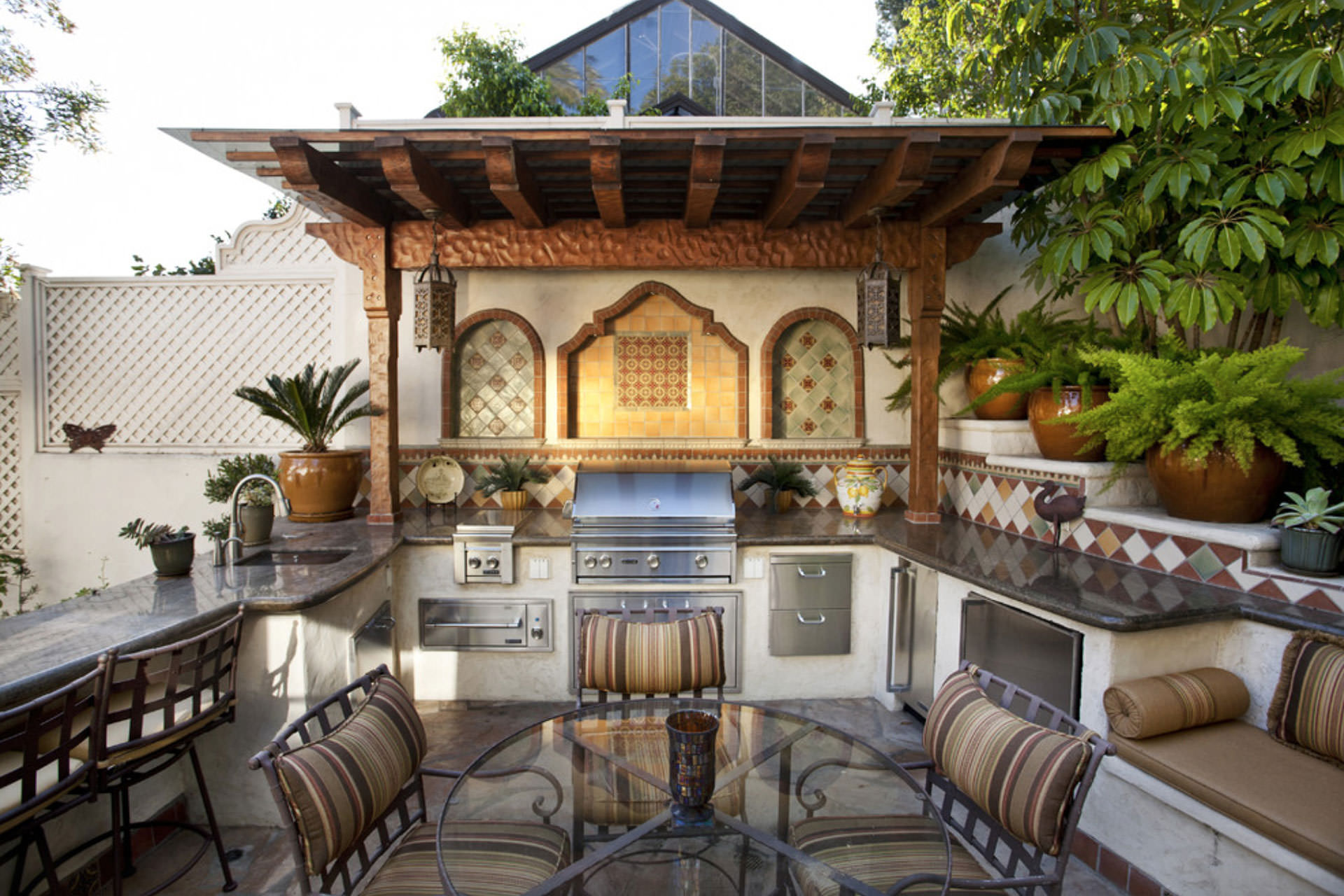 Outdoor Kitchen and Dining Area