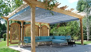 Accessorizing your Outdoor Space with Fabrics