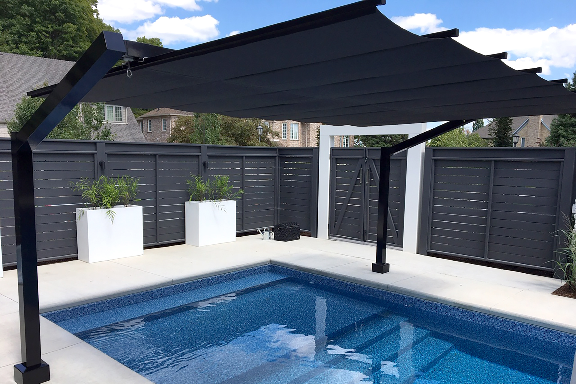 freestanding retractable canopy