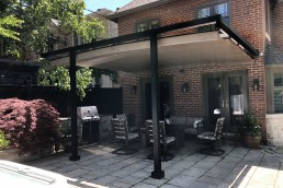 retractable shade structure